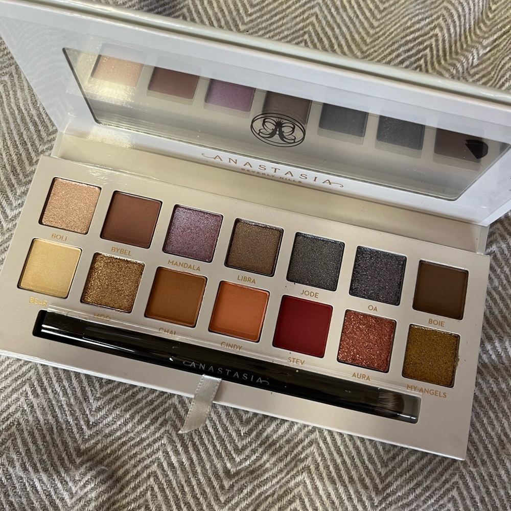 Rare Carli Bybel Palette by Anastasia Beverly Hills unused